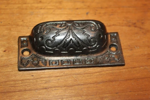 Antique Brass Plate Cast Iron Detailed Bin Apothecary Cupboard Drawer Pull L-113 Cover