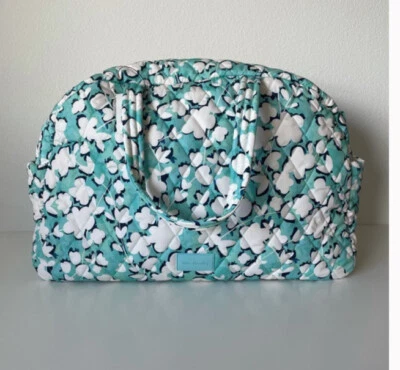 Novo com etiquetas Vera Bradley Ultraleve Grand Traveler in Cut Vines Cool - Imagem 1 de 3