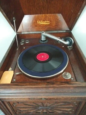 Antiguo tocadiscos Silvertone 1918 Foto 1 de 4