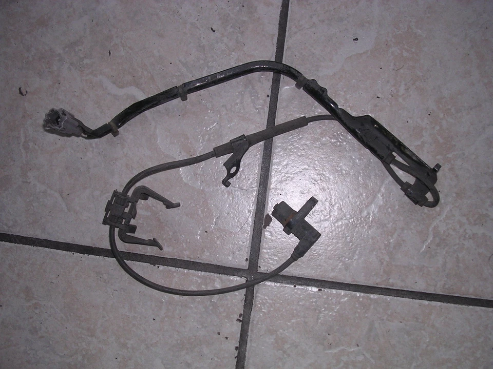 97 98 99 00 01 LEXUS es300 ABS Sensor de velocidad derecho OEM 89542-33030 Foto 1 de 1