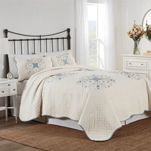 Nostalgia Queen Quilt w/shams Melanie Floral Blue Medallion Comforter Green 3pc - Picture 1 of 5