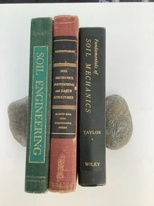 Soil Engineering Books: Lot of 3. Soil Engineering, Soil Mechanics, Fundamentals - Picture 1 of 8