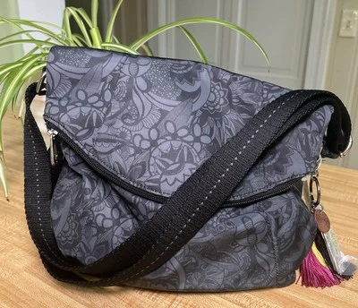 NWT Sakroots Artist Circle Crossbody Purse Bag, Floral Black /Gray w/bag charm - Image 1 of 4