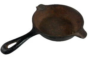 Wagner Wear 1050 Miniatur Gusseisen Pfanne Aschenbecher Löffelablage  - Bild 1 von 7