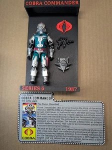 GI Joe Cobra Commander 1987 Serie 6 con soporte 3d personalizado CASI COMPLETO - Imagen 1 de 9