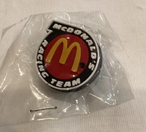 Prendedor de goma McDonald's DE COLECCIÓN - McDonald’s Racing Team - TOTALMENTE NUEVO - *RARO* - Imagen 1 de 2