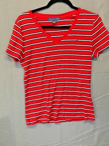 Tommy Hilfiger Women's TShirt V-Neck Flag Logo Size Medium Black Red White NWOT - Picture 1 of 7
