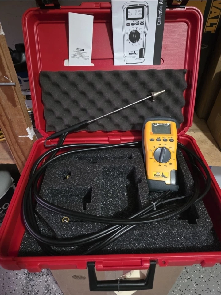 UEI C75 COMBUSTION ANALYZER WITH MANUAL READ, ORIGINAL BOX - Image 1 of 4