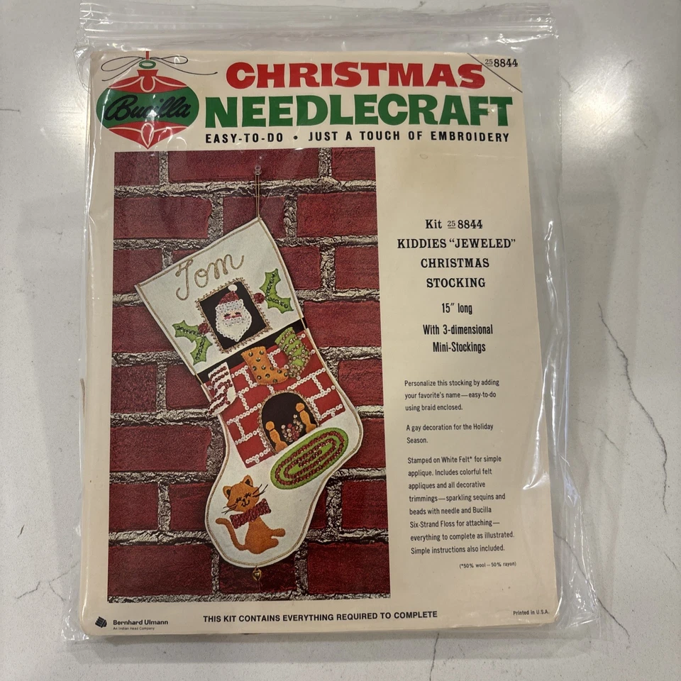 Kit de meias Bucilla Natal bordado Papai Noel gato lareira joias vintage - Imagem 1 de 4