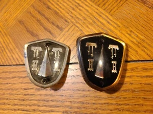 Lot of Two Vintage Hudson Plastic Grille Medallions  - Picture 1 of 4