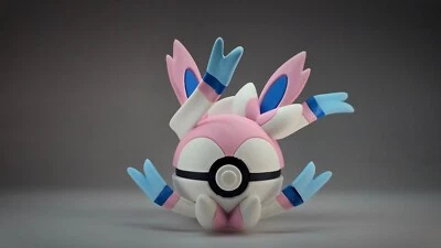 Sylveon | Pokeball impreso en 3D temático | #0700 Sylveon Foto 1 de 4