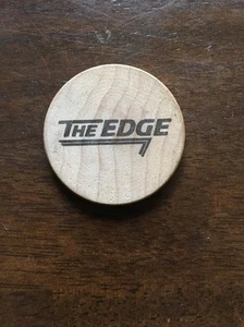 VINTAGE WOOD NICKEL DRINK CHIP THE EDGE - Picture 1 of 2