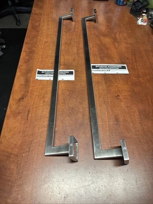 2 новых современных матовых никелевых полотенцесушителя 28 дюймов из нержавеющей стали с настенным креплением - Изображение 1 из 4