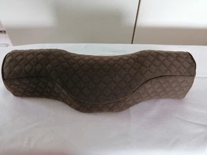 Nackenstützkissen aus Polyurethan * Bezug mit RV braun * 44 cm lang * Neu * - Bild 1 von 8