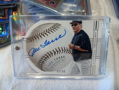 Yankees 2014 National Treasures Joe Torre troquelado en tarjeta automática #2/10 Foto 1 de 2