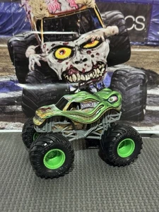 Monster Jam Kraken Green Wheels Loose Truck Rarität 1/64 Diecast Silber Rahmen Gold - Bild 1 von 4