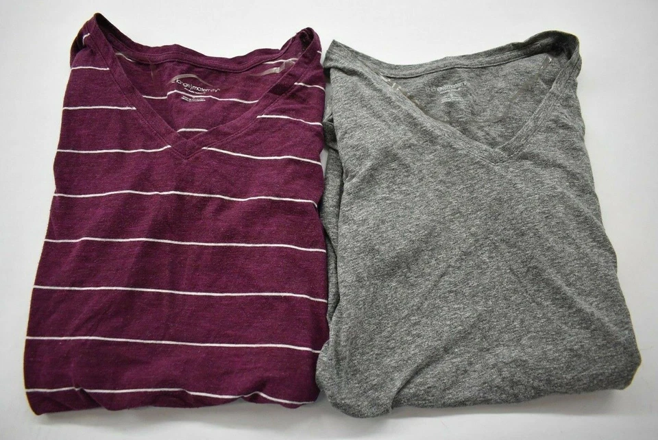 2 camisetas listradas Liz Lange maternidade feminina gola V manga curta ajuste confortável P - Imagem 1 de 4