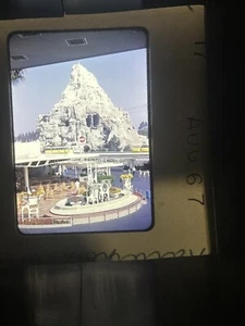Vintage 20 Photo Slides 1967 Disneyland Matterhorn Small World Pinocchio Castle - Picture 1 of 12