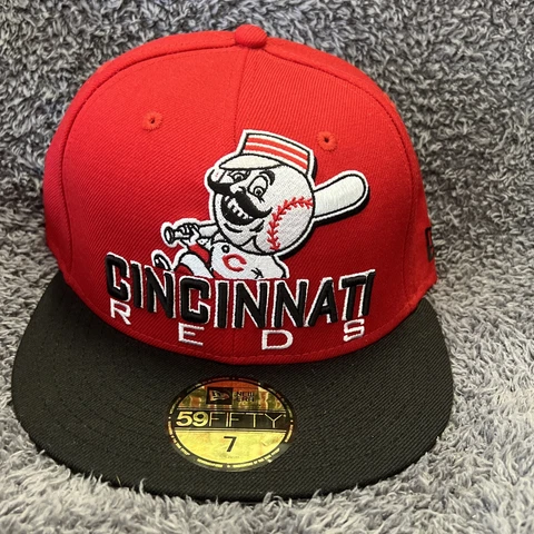 Cincinnati Reds Hat New Era Cap Nwt Fitted 7 MLB Script Mr Red Mascot Cover