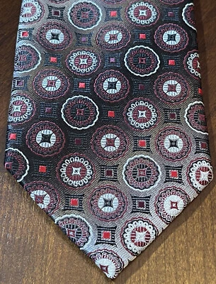 Corbata Pierre Cardin roja negra hecha a mano de poliéster para hombre hecha en China Foto 1 de 4