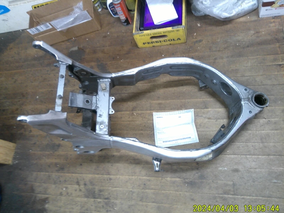 Cuadro KAWASAKI NINJA 95 zx9R CHASIS LIMPIO CON PAPELES RTR Foto 1 de 4