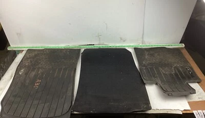 Задний комплект из 3 резиновых напольных ковриков напольных покрытий MINICOOPER COUNTRYMAN 2011-2016 годов выпуска от оригинального производителя - Изображение 1 из 4