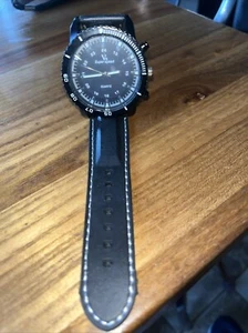 V6 Super Speed Quartz Men’s Rubber Strap Watch - Picture 1 of 8
