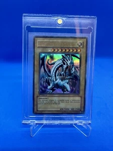 YuGiOh!  Blue-Eyes White Dragon LOB-001 1st Edition Ultra Rare - (AE) - 2002 - Bild 1 von 4