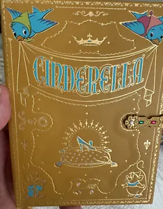 Libro en blanco estilo libro de cuentos Cenicienta de los parques de Disney NUEVO tamaño compacto - Imagen 1 de 4