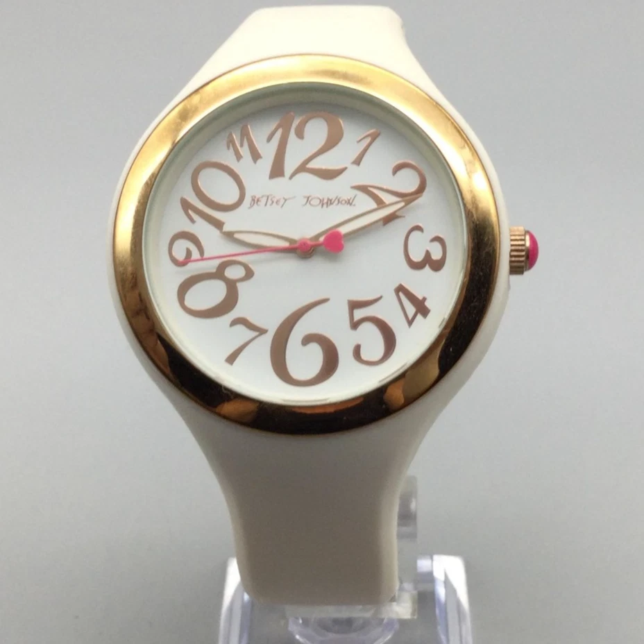 Reloj Betsey Johnson XOX Betsey Mujer 41mm Blanco Silicona BJ00637 Batería Nueva Foto 1 de 4