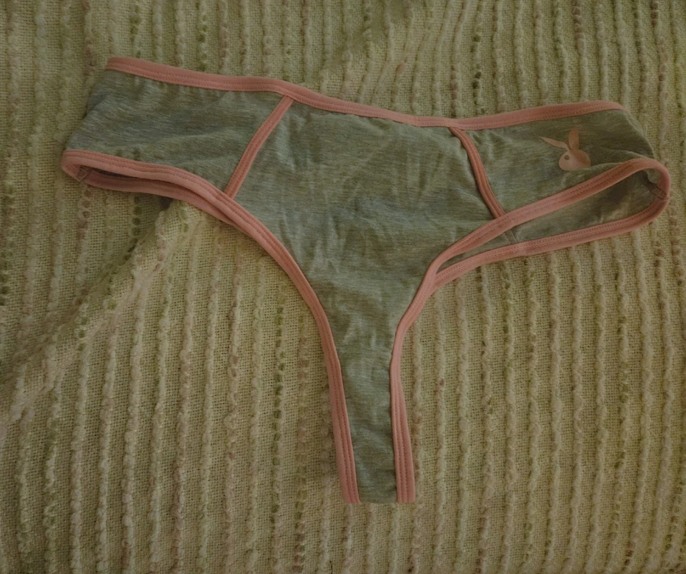 ¡¡Nuevo!! Tanga Playboy rosa y gris extra grande Foto 1 de 1