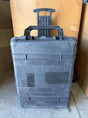 鹈鹕 1630 保护壳 | 黑色 | 31.28 x 24.21 x 17.48 — 第 1/4 张图片