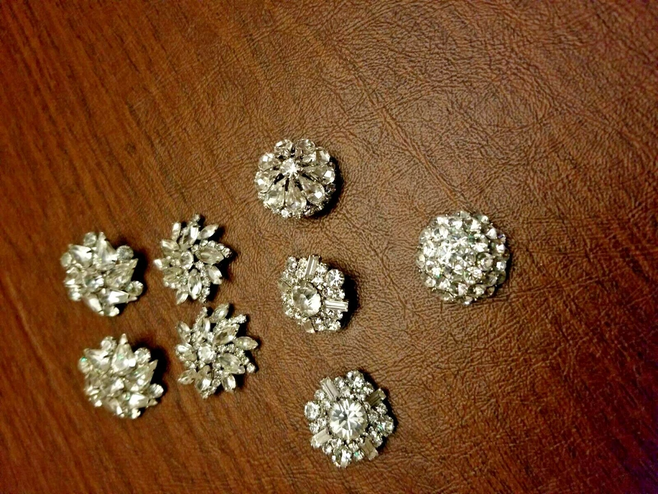 Hermoso lote de 8 broches de diamantes simulados ramo de novia Foto 1 de 1