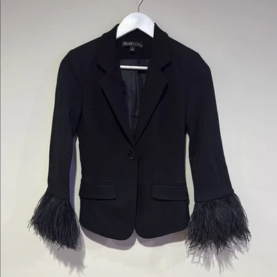 Blazer negro Elizabeth & James $575 con puños acentuados de plumas talla 0 Foto 1 de 2