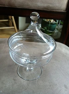 Clear Glass Leaf Roll Etched Footed Vanity Dish w/Lid - Picture 1 of 6