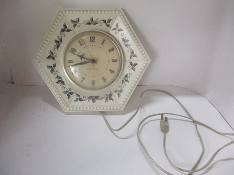 Westclox Vintage Electric Wall Hexagon Shape Vine Design .. Works Cover