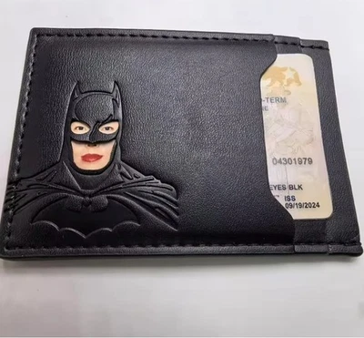 Portacarte  in Pelle con Maschera Batman – Porta Carte Eroe Personalizzato - Image 1 of 4
