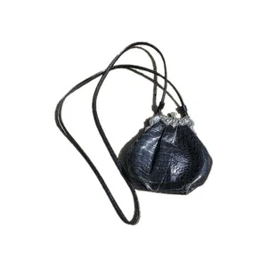 Cartera Bandolera Vintage One World by Brighton con Cierre Plateado Cuero Negro  - Imagen 1 de 11