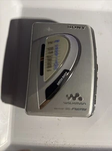 Sony Walkman AM/FM Cassette Player WM-fx197 radio works - Picture 1 of 5