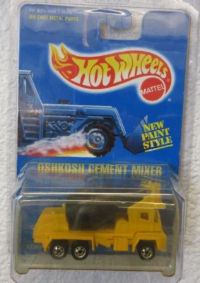 1992 Hot Wheels OSHKOSH CEMENT MIXER 269 - Image 1 of 3
