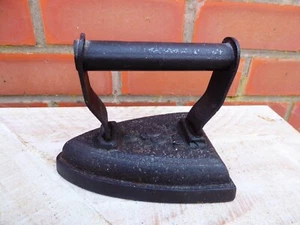 Vintage Flat Iron No7, Shamrock A, Cast Iron Flat Iron - Picture 1 of 5
