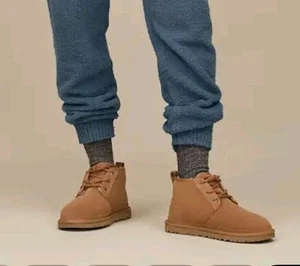 Scarpe stivali stringati Chukka foderati in lana Neumel UGG nuove senza scatola da uomo taglia 11M EU 44 - Foto 1 di 10