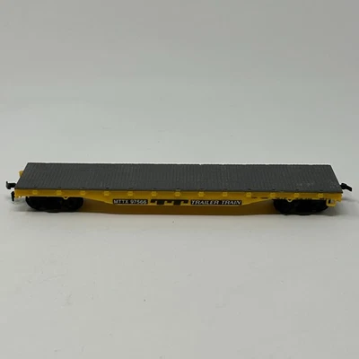 Trailer Train HO Gauge Flat Car Freight Scale Model Train Life Like Yellow - Image 1 of 4