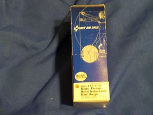 FIRST AID ONLY SMART TAB 25 Blue Foam Metal Detectable Bandage 1"x3" FAE-3110 - Picture 1 of 4