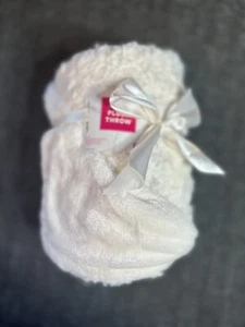 Baby Blanket Plush Throw Cozy Fluffy Cream 50x60 Nwt - Picture 1 of 6