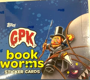 2022 TOPPS CUBO DE BASURA NIÑOS LIBRO GUSANOS PEGATINA TARJETA HOBBY CAJA - Imagen 1 de 1