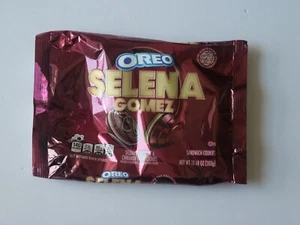 Oreo - Selena Gomez - Biscotti alla crema di cioccolato e cannella - solo confezione - Foto 1 di 2