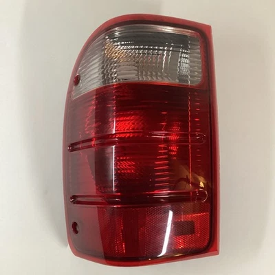 Conjunto de luces traseras Ford Ranger 2001-2005 - lado izquierdo del conductor 1L5X-13B505-B Foto 1 de 4