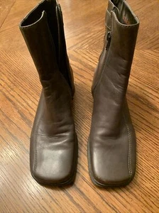 Bottes veau moyen vert Enzo Angiolini, taille 5M avec orteil carré et fermeture éclair - Photo 1/10