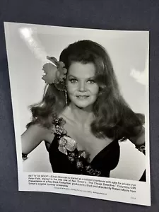 1978 Eileen Brennan in The Cheap Detective Press Photo | B&W 8x10" Vintage - Picture 1 of 2